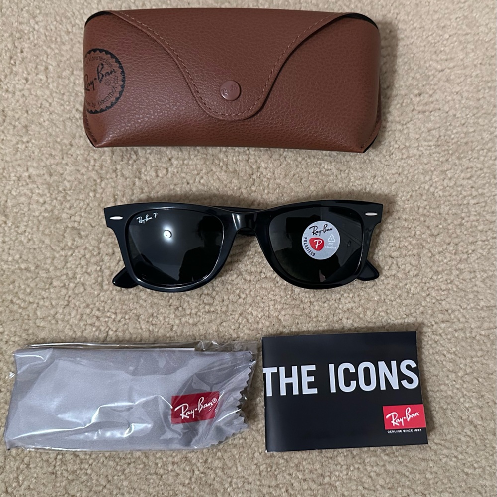 Brand new Ray-Ban Wayferer